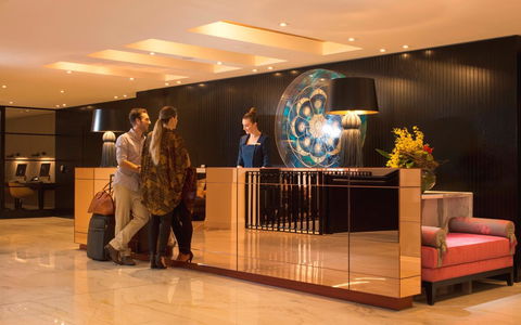 Mayfair Hotel - Foster Accommodation 23