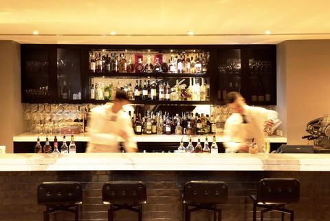 Mayfair Hotel - Foster Accommodation 26