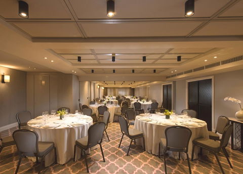 Mayfair Hotel - Foster Accommodation 19