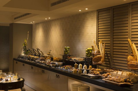 Mayfair Hotel - Foster Accommodation 3