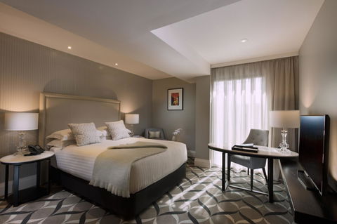 Mayfair Hotel - Foster Accommodation 11