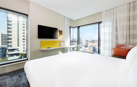 Holiday Inn Express Adelaide City Centre, An IHG Hotel - Foster Accommodation 6