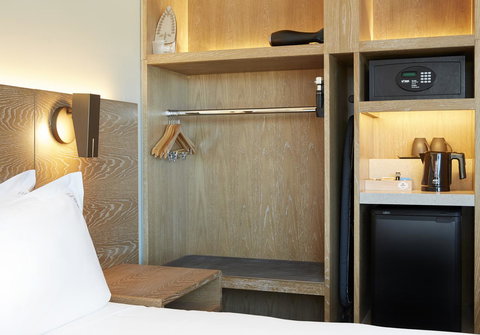 Holiday Inn Express Adelaide City Centre, An IHG Hotel - Foster Accommodation 9