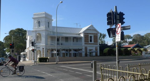 Grassmere House Magill - Foster Accommodation 26