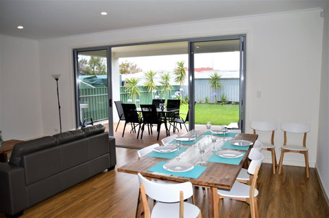 Eastern Breeze - Foster Accommodation 3