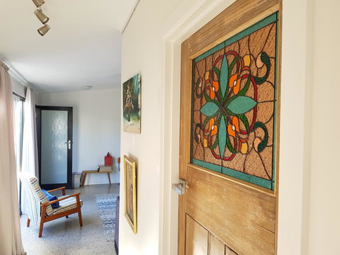 Sinclair Eco House - Foster Accommodation 28