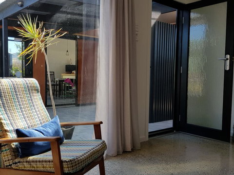 Sinclair Eco House - Foster Accommodation 27