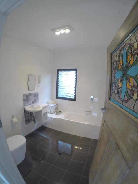 Sinclair Eco House - Foster Accommodation 7