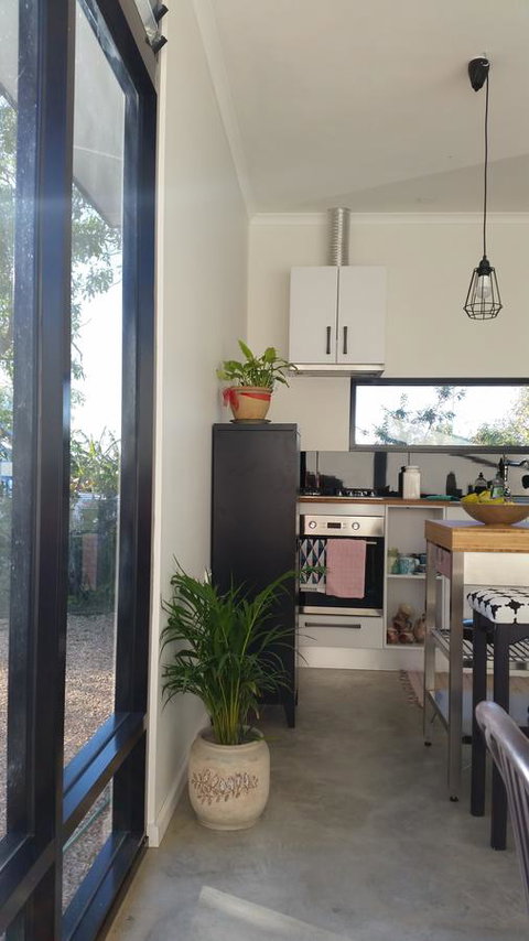 Sinclair Eco House - Foster Accommodation 19