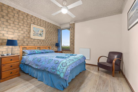 Sun & Surf Aldinga Beach Apartment - Foster Accommodation 8