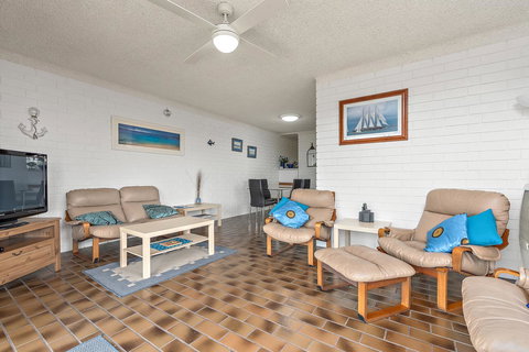 Sun & Surf Aldinga Beach Apartment - Foster Accommodation 2