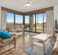 Sun  Surf Aldinga Beach Apartment - Foster Accommodation