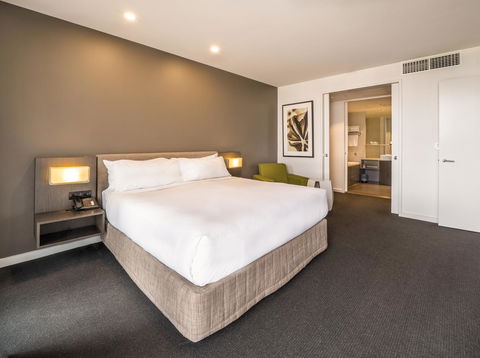 Pullman Adelaide - Foster Accommodation 7