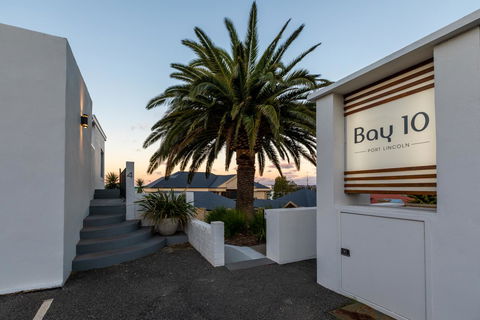 Bay 10 - Suites And Apartments - Foster Accommodation 21