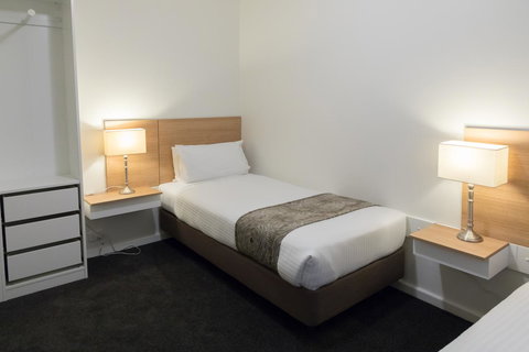 Bay 10 - Suites And Apartments - Foster Accommodation 24