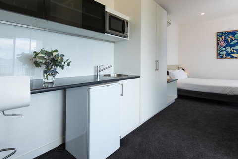Bay 10 - Suites And Apartments - Foster Accommodation 18