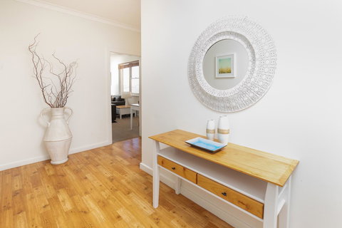 Bay 10 - Suites And Apartments - Foster Accommodation 14