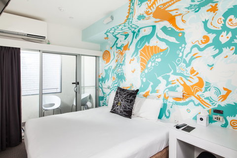 Majestic Minima Hotel - Foster Accommodation 24