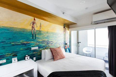 Majestic Minima Hotel - Foster Accommodation 0