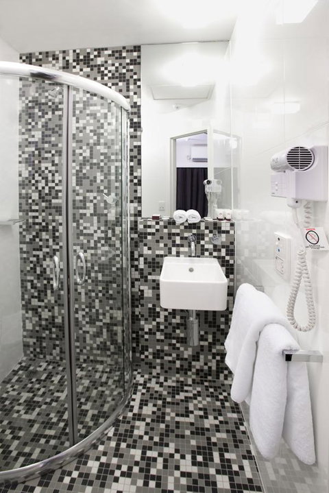 Majestic Minima Hotel - Foster Accommodation 9