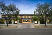 Book Wagga Wagga Accommodation Vacations Foster Accommodation Foster Accommodation