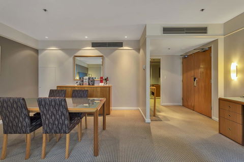 Stamford Plaza Adelaide - Foster Accommodation 33