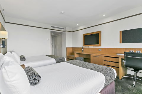 Stamford Plaza Adelaide - Foster Accommodation 35