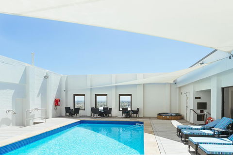 Stamford Plaza Adelaide - Foster Accommodation 4