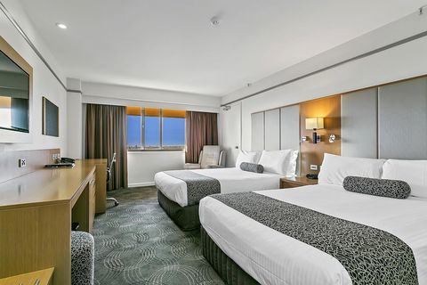 Stamford Plaza Adelaide - Foster Accommodation 15