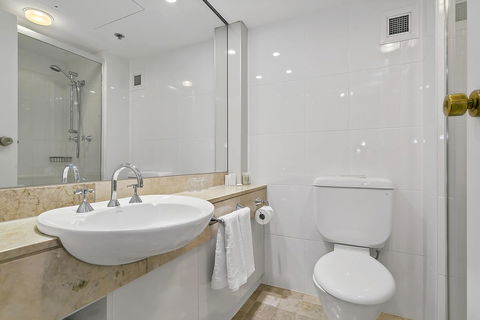 Stamford Plaza Adelaide - Foster Accommodation 19