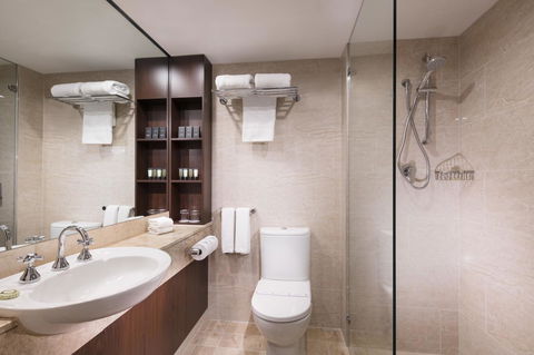 Stamford Plaza Adelaide - Foster Accommodation 9