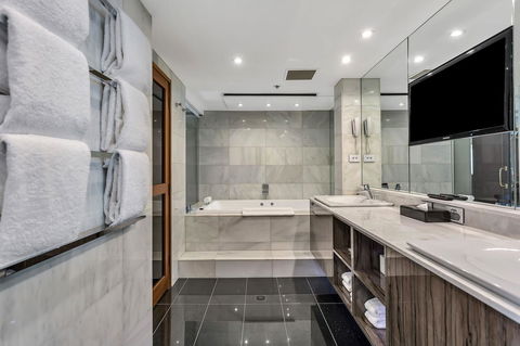 Stamford Plaza Adelaide - Foster Accommodation 42