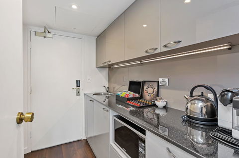 Stamford Plaza Adelaide - Foster Accommodation 41