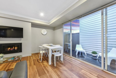 Aloha Central Luxury Apartments - Foster Accommodation 24