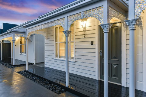 Aloha Central Luxury Apartments - Foster Accommodation 20
