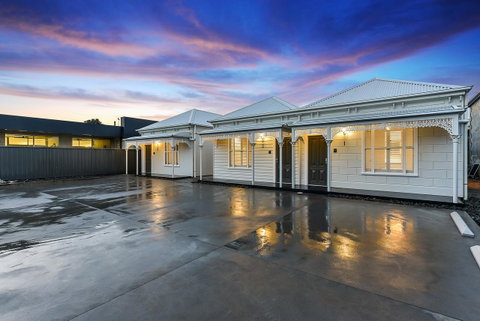 Aloha Central Luxury Apartments - Foster Accommodation 5