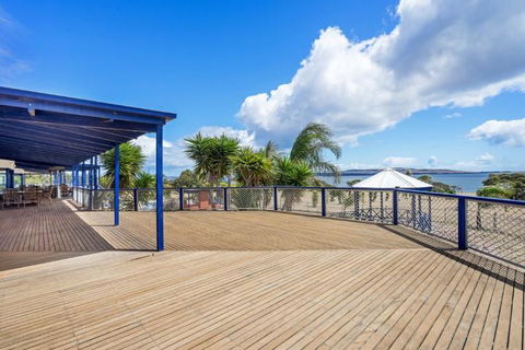 Doyles On The Bay - Foster Accommodation 9