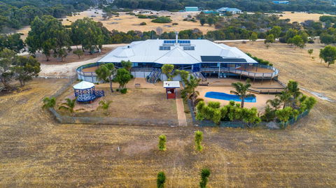 Doyles On The Bay - Foster Accommodation 2