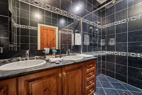 Doyles On The Bay - Foster Accommodation 27