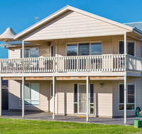 Rocks Beach House Victor Harbor - Foster Accommodation