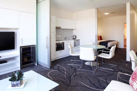 Adelaide Rockford - Foster Accommodation 23