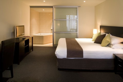 Adelaide Rockford - Foster Accommodation 4