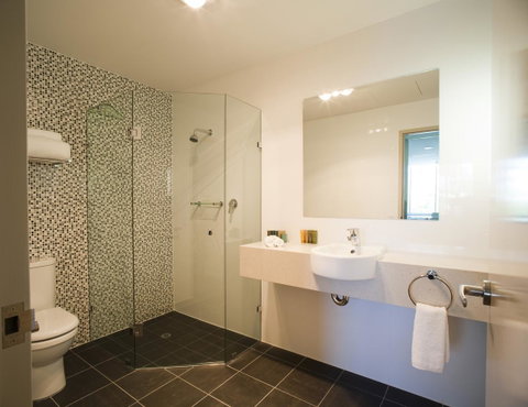 Adelaide Rockford - Foster Accommodation 16