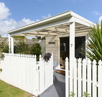 Wintergarden Beach Cabin - Foster Accommodation