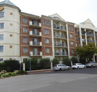 Adelaide City Apartment - 3br 2bath  Carpark - Foster Accommodation