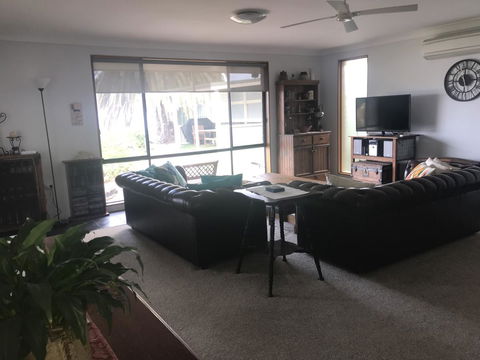 Hydeaway Bay - Own Private Bay + Kayaks - Foster Accommodation 7