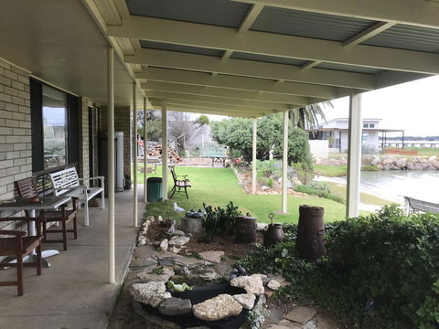 Hydeaway Bay - Own Private Bay + Kayaks - Foster Accommodation 23