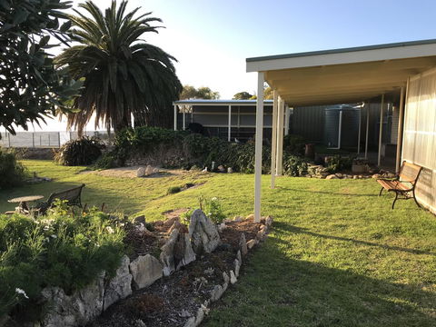 Hydeaway Bay - Own Private Bay + Kayaks - Foster Accommodation 22