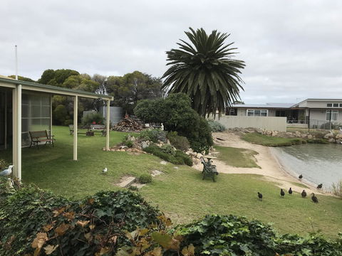 Hydeaway Bay - Own Private Bay + Kayaks - Foster Accommodation 2