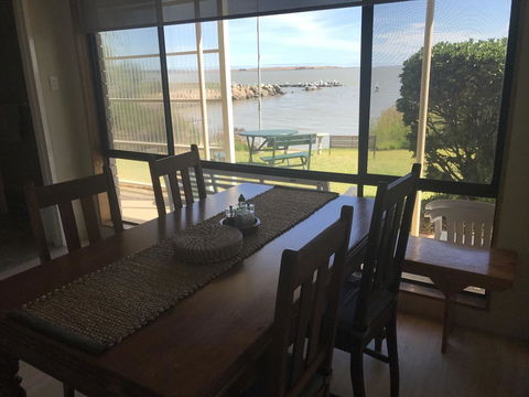 Hydeaway Bay - Own Private Bay + Kayaks - Foster Accommodation 13